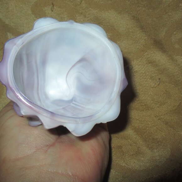 Boyd Slag Glass Colonial Lady Louise Figurine Purple - Picture 3 of 3